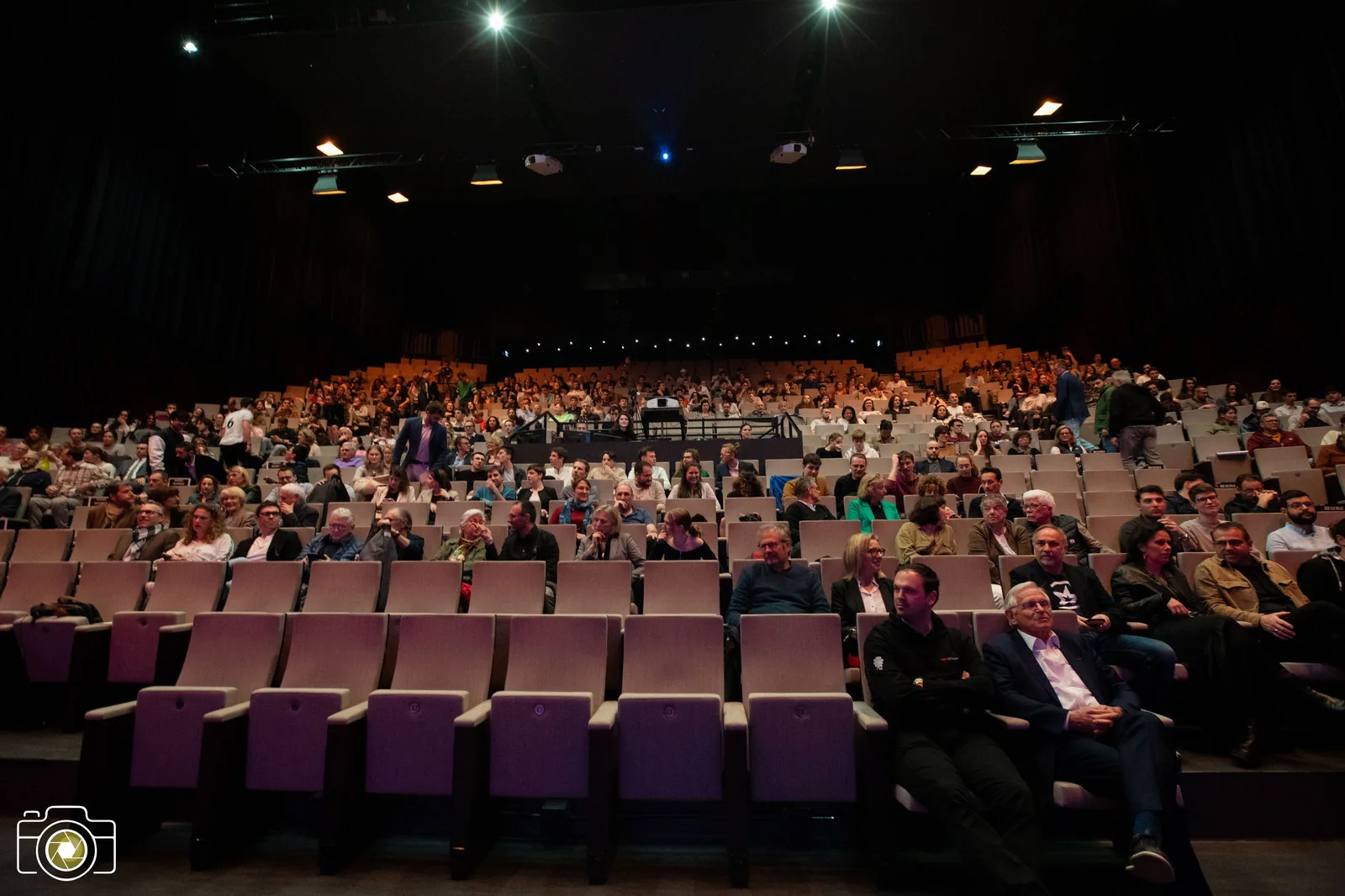 Le public de TEDxUTTroyes dans l'auditorium du Centre de Congrès de l'Aube