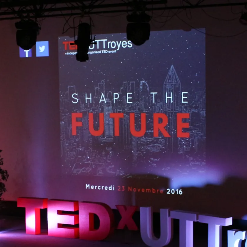 Affiche de l'édition 2016 : Shape the future